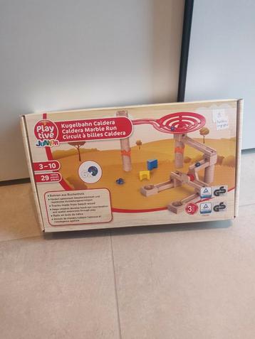 Houten knikkerbaan nieuw beschikbaar voor biedingen