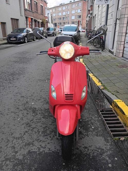 Scooter, Fietsen en Brommers, Scooters | Vespa, Zo goed als nieuw, Overige modellen, Ophalen