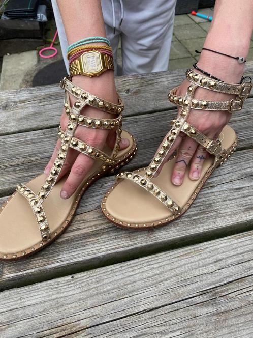Ash „Play” gouden sandalen — ter waarde van €295 — in beslag, Kleding | Dames, Schoenen, Zo goed als nieuw, Ophalen