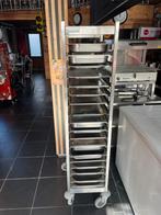 Trolley met dienbladen, Ophalen