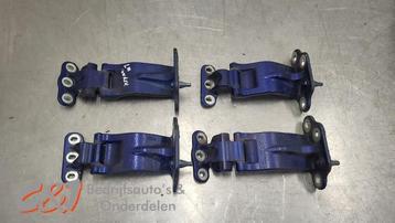 Scharnierset van een Ford Transit Custom beschikbaar voor biedingen