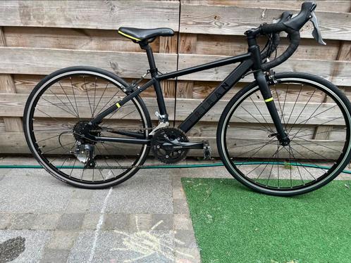 Zwarte Triban 500 kinder racefiets 24 inch, Fietsen en Brommers, Fietsen | Racefietsen, Zo goed als nieuw, Aluminium, Ophalen