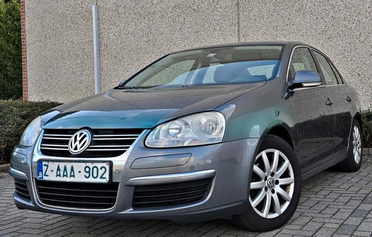 Vw Jetta 1.9 TDi Airco Navi Cruise Sensor Trekhaak Bluetooth, Auto's, Volkswagen, Bedrijf, Jetta, ABS, Airbags, Airconditioning