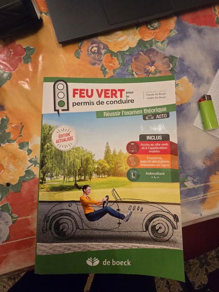 LIVRE FEu VERT NEUF PAS UTILISÉ, Livres, Autos | Livres