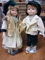 Porseleinen poppen jongen en meisje inclusief staander., Antiek en Kunst, Ophalen