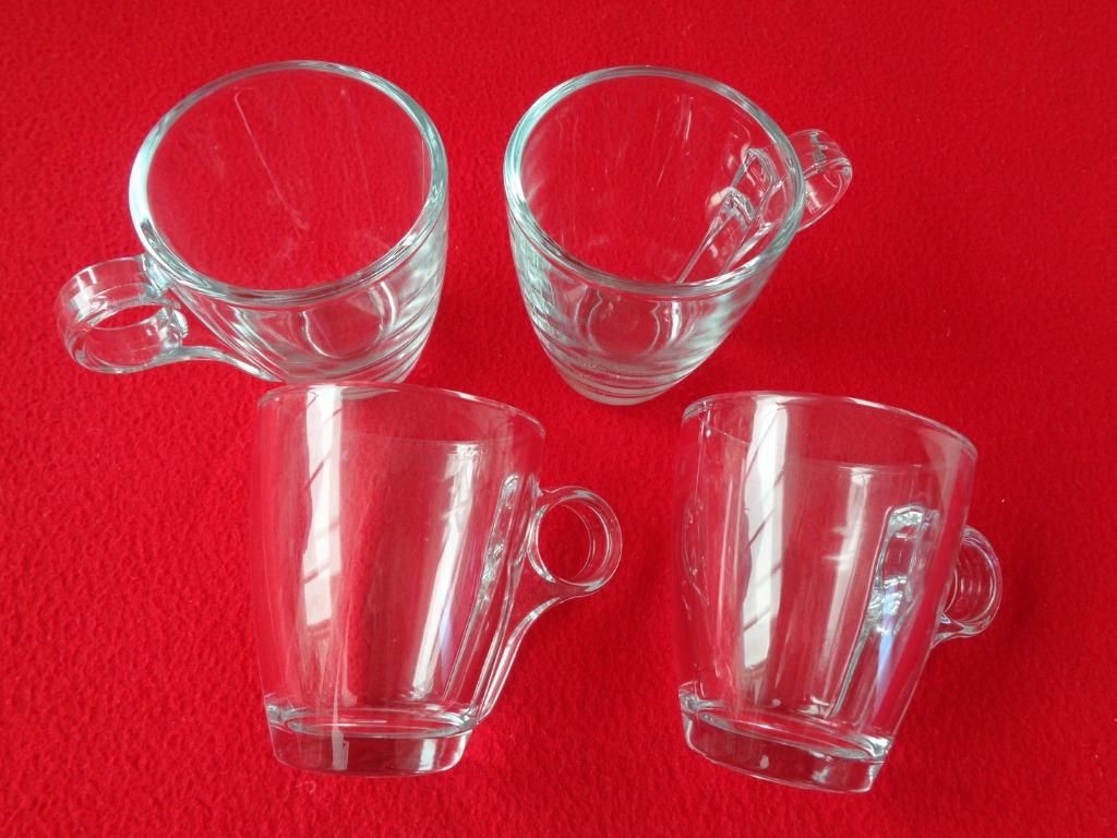 Petit Verre avec anse. X 4 pièces., Maison & Meubles, Cuisine | Vaisselle, Comme neuf, Verre ou Verres, Autres styles, Verre, Enlèvement ou Envoi