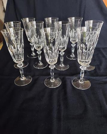 Exclusieve set van 10 Boheemse champagneglazen beschikbaar voor biedingen