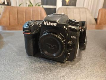 Nikon D7500 body (+ lenzen) beschikbaar voor biedingen