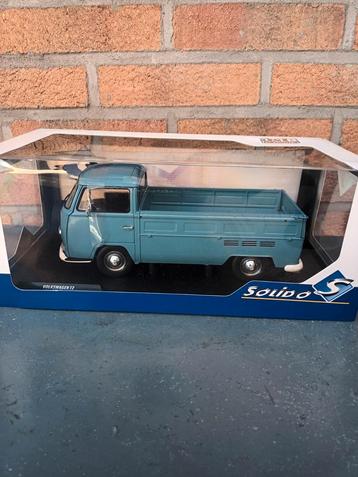 Bus VW T2, échelle 1,18, solide, dans emballage non ouvert., Enlèvement ou Envoi, Comme neuf, Solido