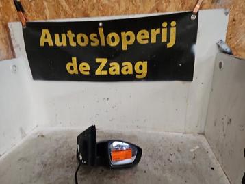 Buitenspiegel rechts van een Volkswagen Polo beschikbaar voor biedingen