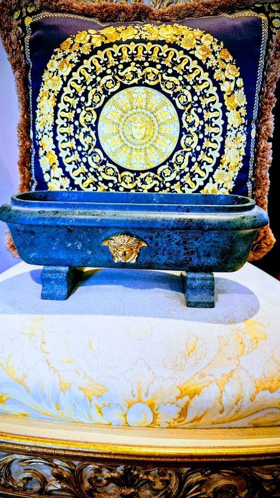 Versace Sarcophagi Marble "Designed by Gianni Versace", Antiquités & Art, Art | Objets design, Enlèvement ou Envoi