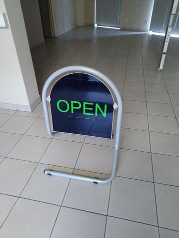 STOEPBORD beschikbaar voor biedingen