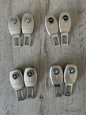 Autogordel gesp met logo nieuw beschikbaar voor biedingen