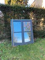 gevelraam met 2 houten luiken, 2 deurstoppen en 2 haken., Ophalen, Gevelraam of Ruit, Gebruikt, 120 tot 160 cm