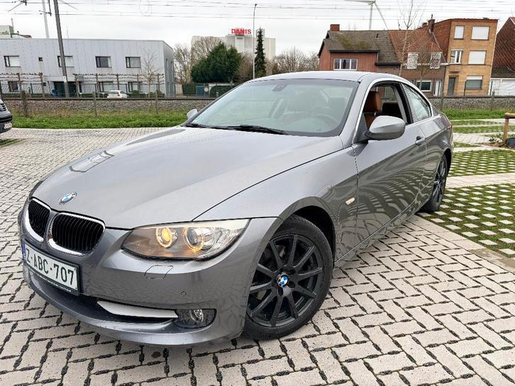 BMW Série 3 320i 2011, Autos, BMW, Entreprise, Série 3, Airbags, Air conditionné, Bluetooth, Cruise Control, Vitres électriques