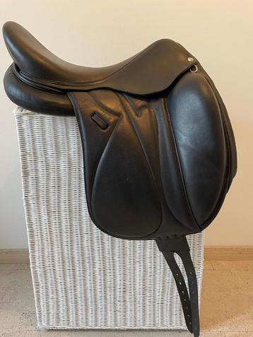 Selle de Dressage Devoucoux - Modele Makila S - 18 Pouces  beschikbaar voor biedingen