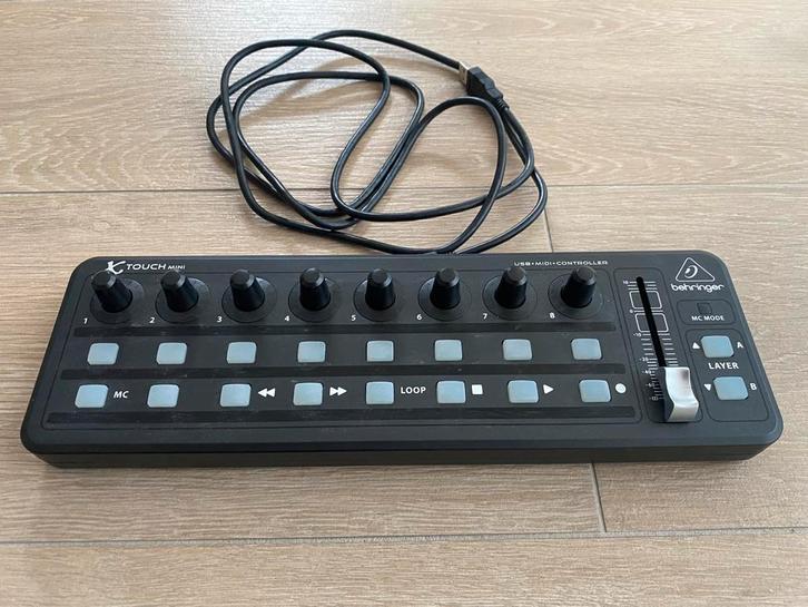 Contrôleur MIDI Behringer X Touch Mini, Muziek en Instrumenten, Midi-apparatuur, Zo goed als nieuw, Ophalen of Verzenden