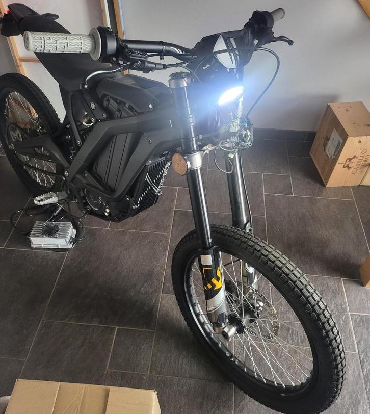 Surron light bee 2022, Fietsen en Brommers, Brommers | Crossbrommers, Zo goed als nieuw, Ophalen