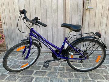 Meisjesfiets te koop beschikbaar voor biedingen