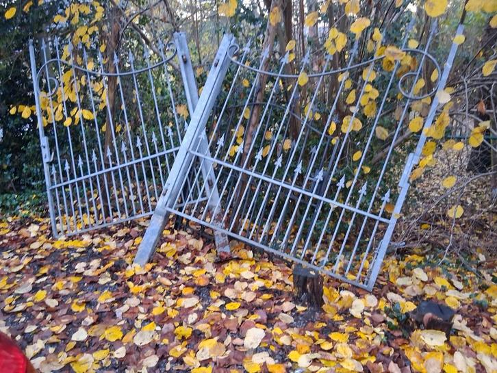 Smeedijzeren poort met palen, Tuin en Terras, Tuinpoorten, Gebruikt, Ophalen