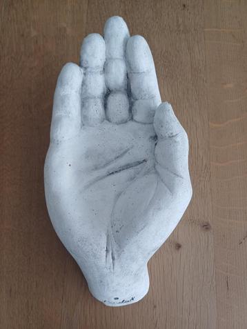 Kandak - decoratieve betonen hand beschikbaar voor biedingen