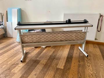 Snijtafel voor plannen uit architectenbureau beschikbaar voor biedingen