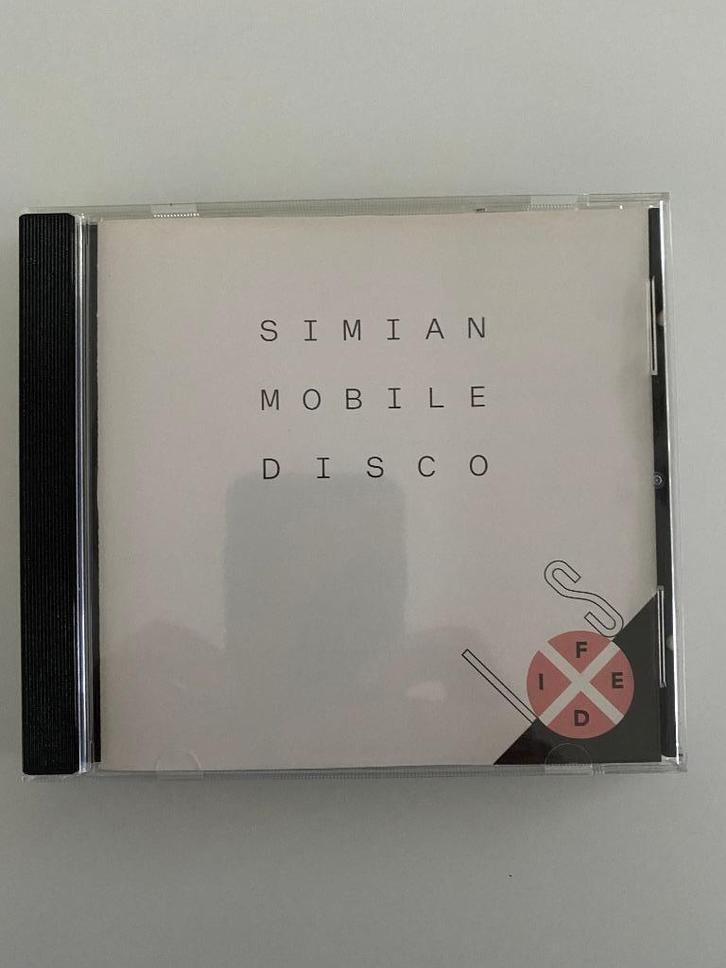 CD Simian Mobile Disco ‎– Is Fixed 2010, CD & DVD, CD | Dance & House, Utilisé, Techno ou Trance, Enlèvement ou Envoi