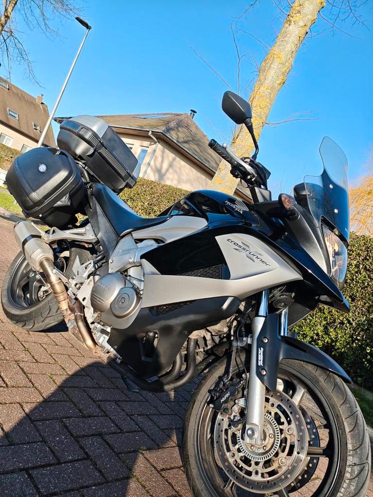 Honda VFR 800 x Crossrunner, Motos, Motos | Honda, Entreprise, Échappement sport, Enlèvement