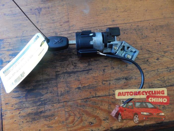 Kontaktslot + Sleutel van een Peugeot 207, Auto-onderdelen, Overige Auto-onderdelen, Peugeot, Gebruikt, 3 maanden garantie, Ophalen of Verzenden