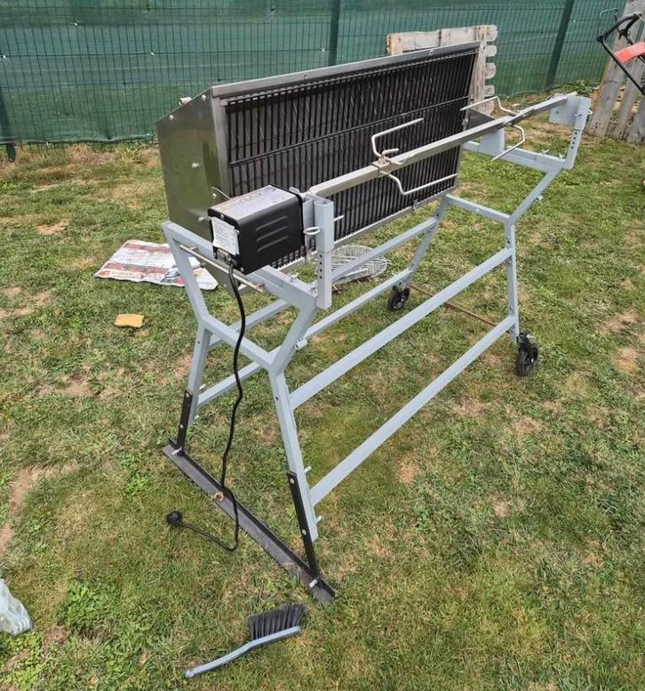 2-in-1 cabriolet met draaispit, Tuin en Terras, Houtskoolbarbecues, Zo goed als nieuw, Ophalen