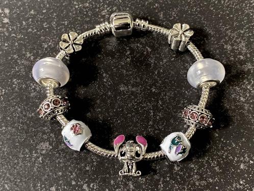 Magnifique bracelet Lilo & Stitch, NOUVEAU, Bijoux, Sacs & Beauté, Bracelets, Neuf, Rose, Avec bracelets à breloques ou perles