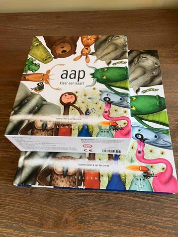 Aap leest een letter kaartspel beschikbaar voor biedingen