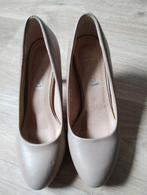 Mooie beige schoenen merk ideal m. 38, Kleding | Dames, Schoenen, Ophalen of Verzenden, Zo goed als nieuw, Beige