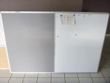 Whitebord met prikbord beschikbaar voor biedingen