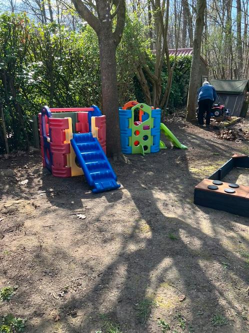Kleurrijk Feber kleuter tuin toestel 2 stuks, Kinderen en Baby's, Speelgoed | Buiten | Speeltoestellen, Gebruikt, Glijbaan, Overige typen