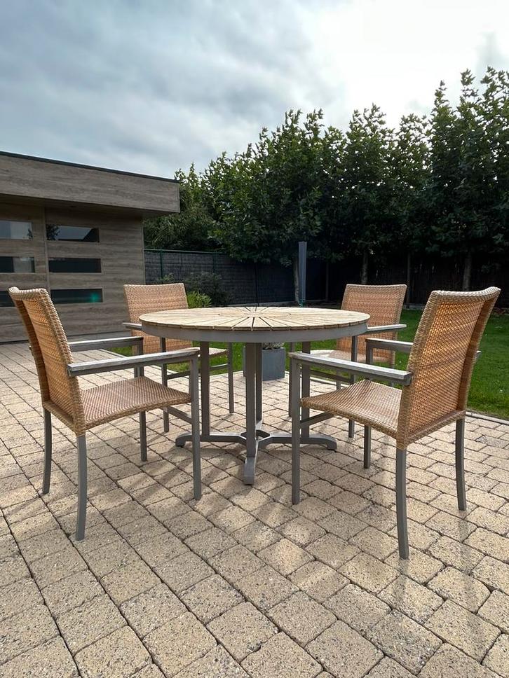Tafel + 4 stoelen, Tuin en Terras, Tuinsets en Loungesets, Zo goed als nieuw, Aluminium, Ophalen