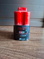 Batterie Milwaukee 2.0 Ah, Bricolage & Construction, Comme neuf