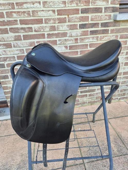 Prestige Roma 17 32 dressuurzadel, Dieren en Toebehoren, Paarden en Pony's | Hoofdstellen en Tuigage, Gebruikt, Dressuur, Ophalen of Verzenden