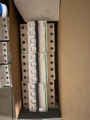 16 ampere automaten 15Ka 28 stuks beschikbaar voor biedingen