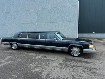 Limousine Cadillac de Moloney, Autos, Achat, 4 portes, Entreprise, Bleu