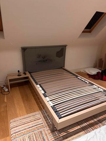 Tweepersoonsbed beschikbaar voor biedingen