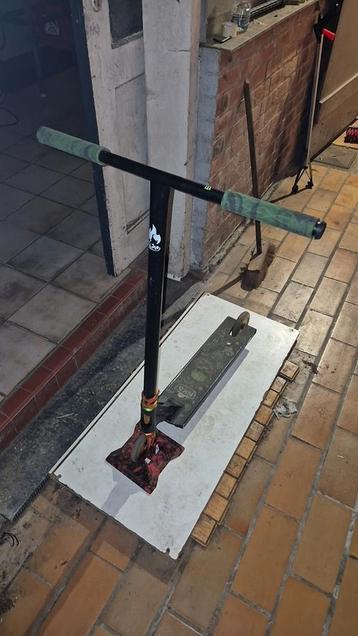 Stuntstep nkd nieuw 450 euro, Enlèvement, Comme neuf