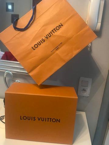 Grand coffret cadeau orange vide authentique Louis Vuitton beschikbaar voor biedingen
