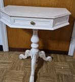 Sidetable, hoogte 0,67 cm   breedte 0,60 cm, Huis en Inrichting, Tafels | Sidetables, Ophalen, Gebruikt