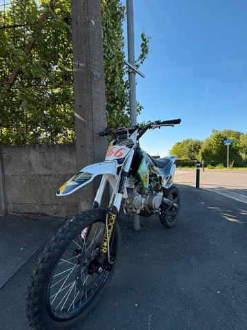 140cc YX-crossmotor — slechts 4 uur gebruik! beschikbaar voor biedingen