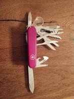Champion Suisse Victorinox, Caravanes & Camping, Outils de camping, Comme neuf