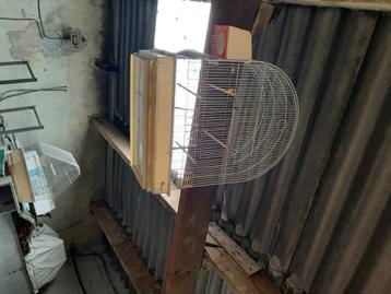 Vogelkooien beschikbaar voor biedingen