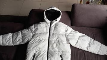 1 doudoune blanche T.XL beschikbaar voor biedingen