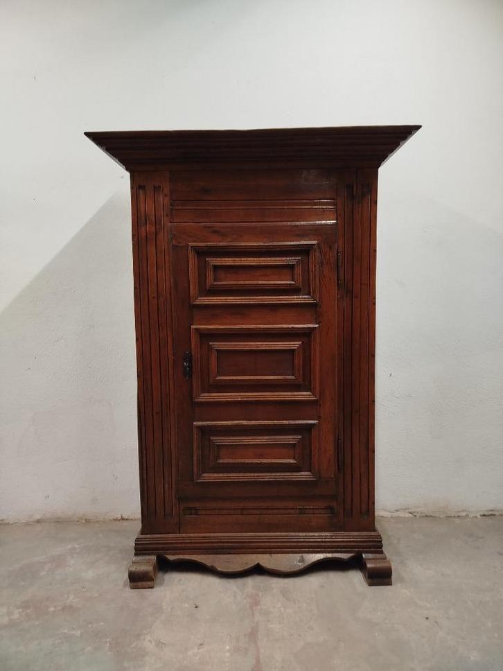 Antieke eiken Spinde kast of voorraad-/broodkast, Antiek en Kunst, Antiek | Meubels | Kasten, Ophalen of Verzenden