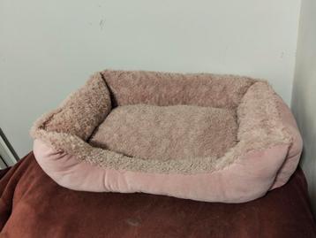 Honden/katten mand roze beschikbaar voor biedingen
